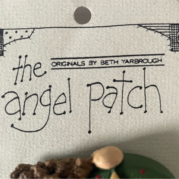 Beth Yarbrough The Angel Patch Christmas Pin- Angel and Wreath- New- Vintage - Picture 2 of 5